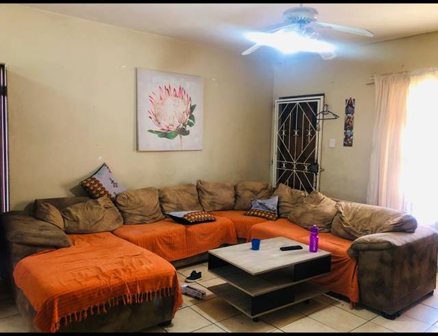 2 BEDROOM APARTMENT FOR SALE IN RUSTENBURG CENTRAL
